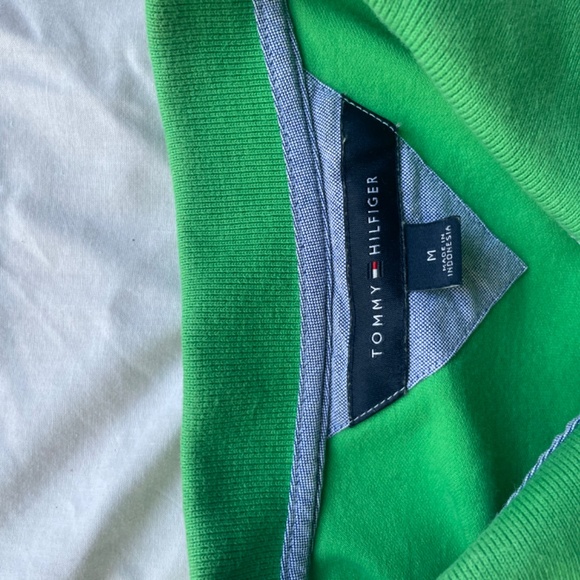 Lululemon leggings with two shirts - Picture 6 of 11